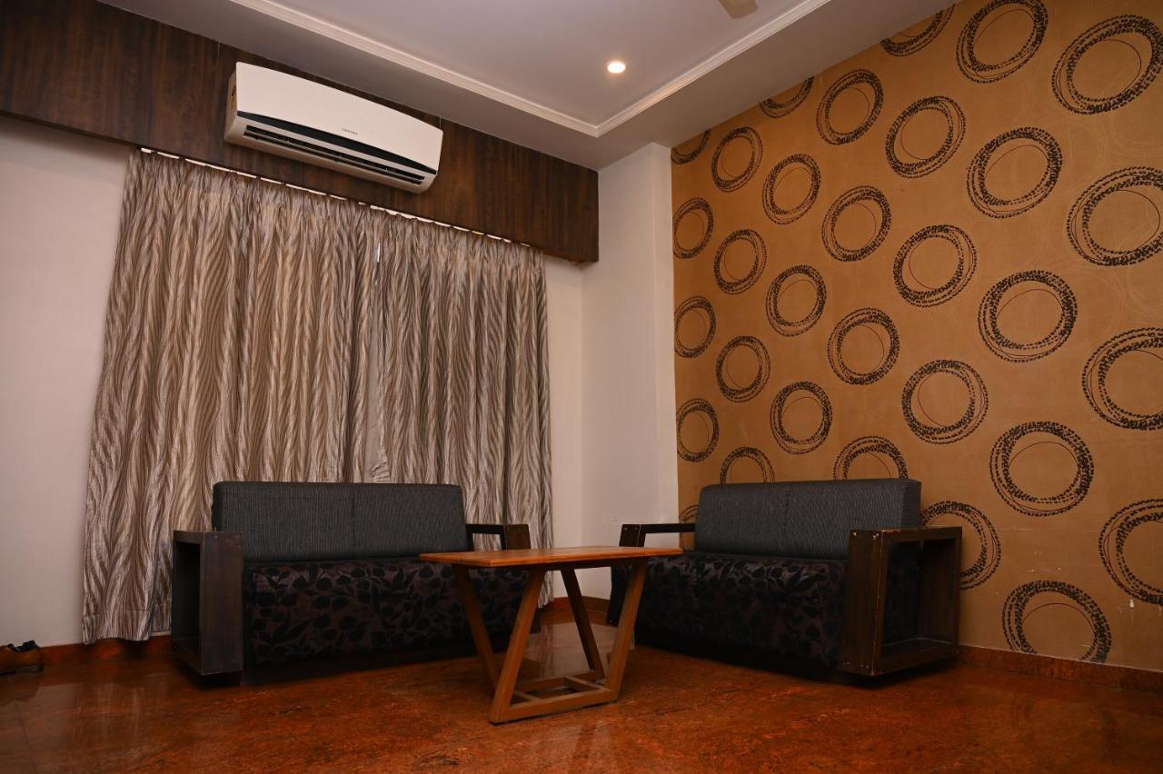 Hotel Center Point Solapur Exterior foto