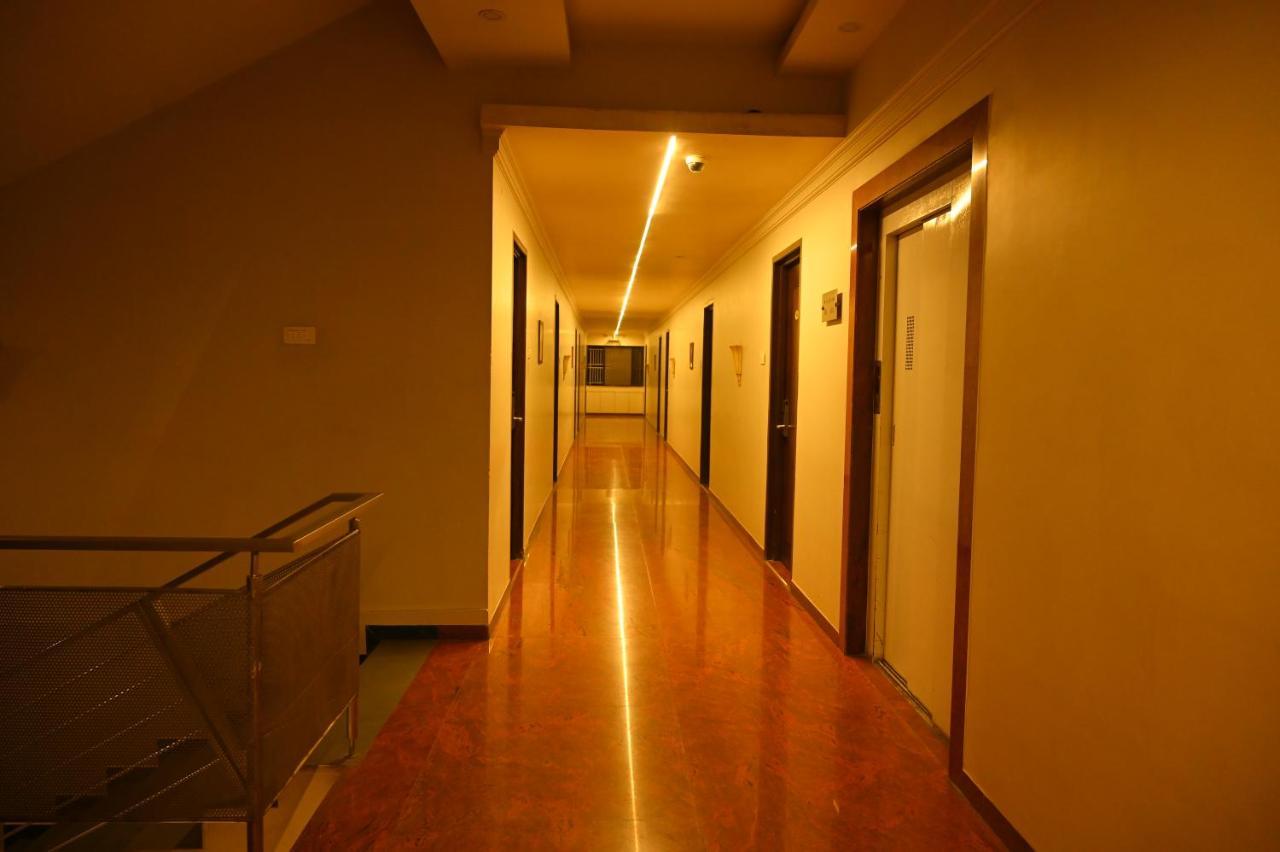 Hotel Center Point Solapur Exterior foto